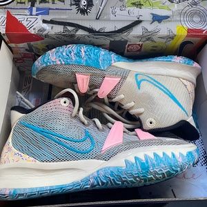 NIKE KYRIE 7 WITH BOX